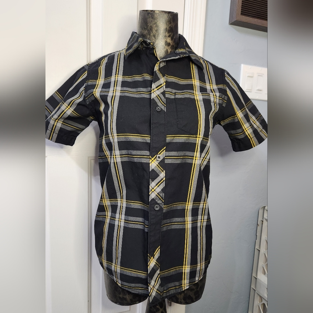 Tony Hawk, NWT. Short sleeve button-up. Boys M